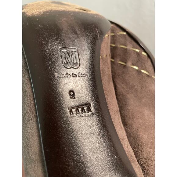 Vtg. Bruno Magli Made in Italy Sueded Tan Heels with Gold Dash detailing  SZ 9 - Picture 3 of 11